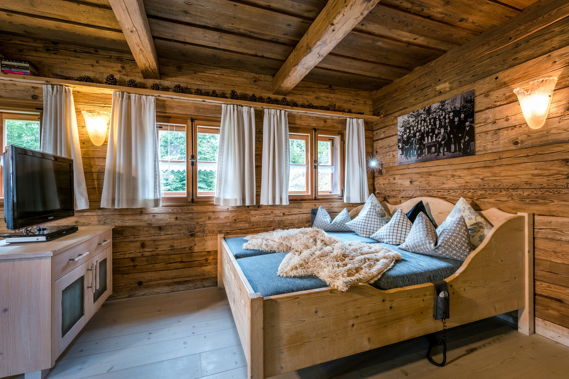 Kontakt Luxus Chalets Bayerischer Wald – Bergdorf Hüttenhof